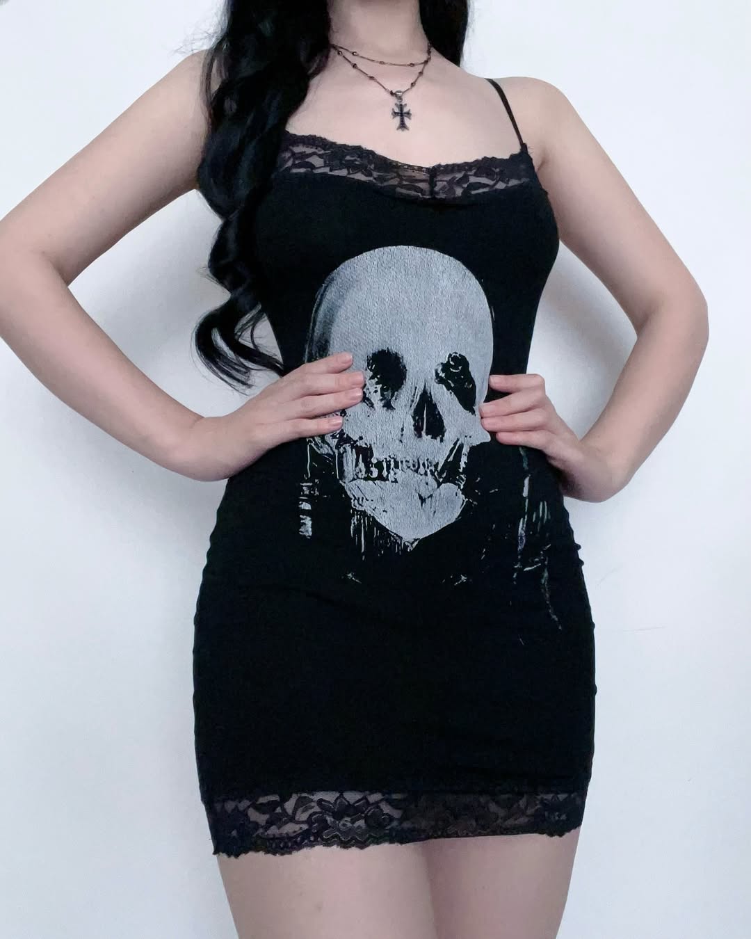 Skull Print Sleeveless Gothic Dress with High Waist Design