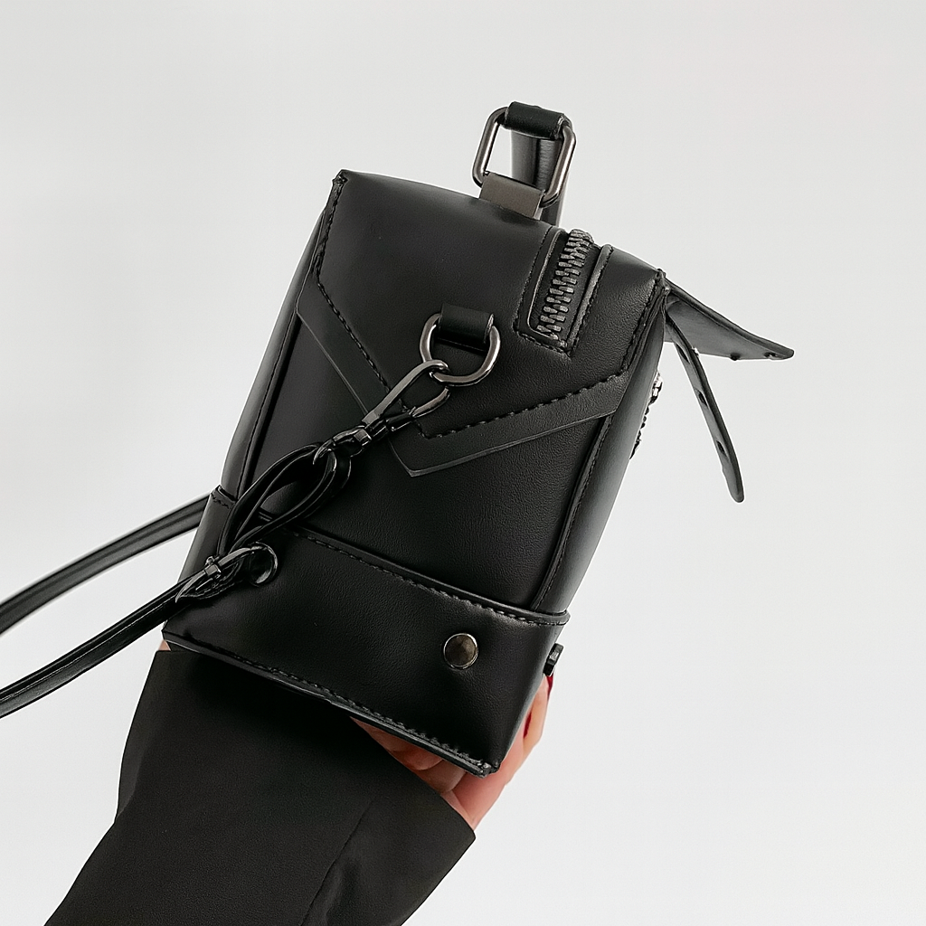 Skull Cross Punk Motorcycle Rivet Handbag Fashion Single Shoulder Crossbody Square Cosmetic Bag Suitable for Women's Daily Use Dating Gift