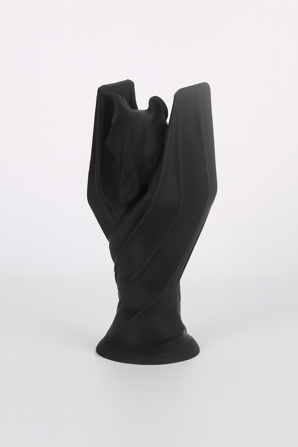 1pc Retro Gothic Bat Pen Holder - Lightweight Desktop Organizer with Intricate Bat Design, Durable Plastic Pen Storage for Home Office, Unique Holiday & Graduation Gift for Family Friends, Bat Decor And Accessories, Elegant Swirl Base, Textured Surface