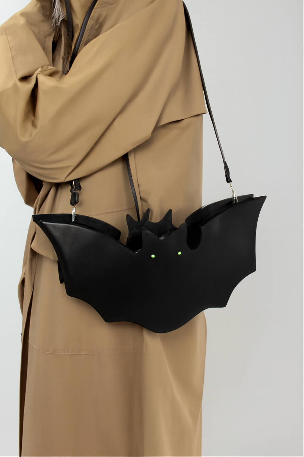 1pc Hip Hop Style Black Bat-Shaped Crossbody Bag for Women, Cute Cartoon Animal Print Messenger Purse with Adjustable Strap, Zipper Closure, and Lining - Halloween Fun Shoulder Bag, Small Crossbody Bag