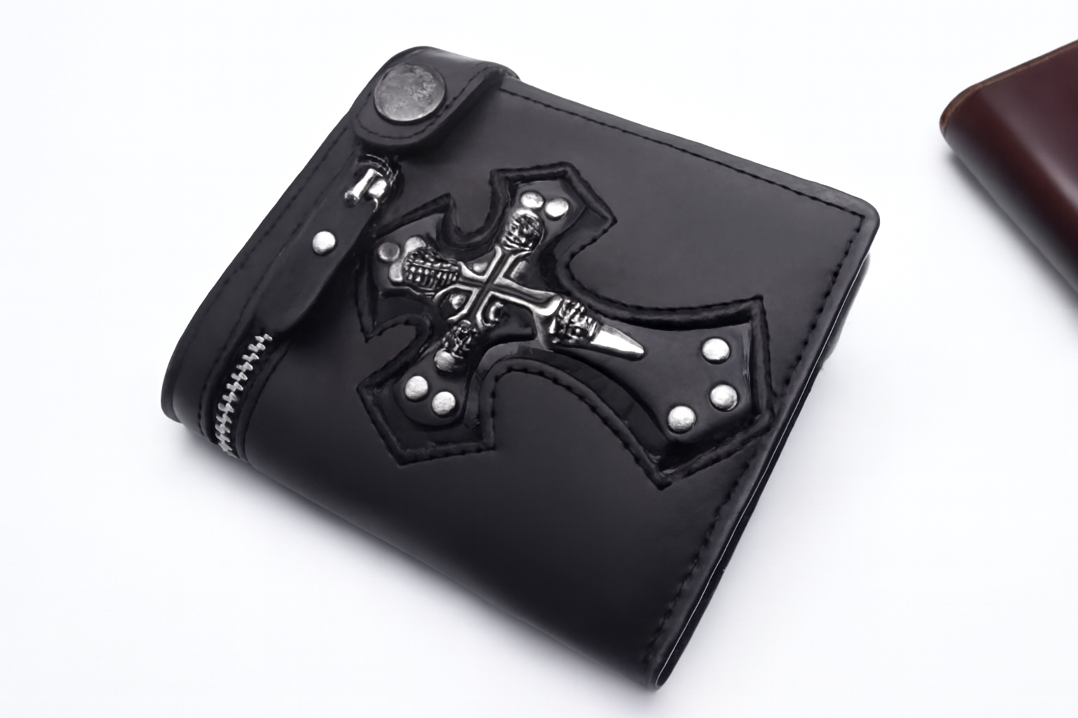 1pc Men's Gothic Retro Short Wallet, Punk Style Skull Portable Faux Leather Wallet, Biker Purse With Chain